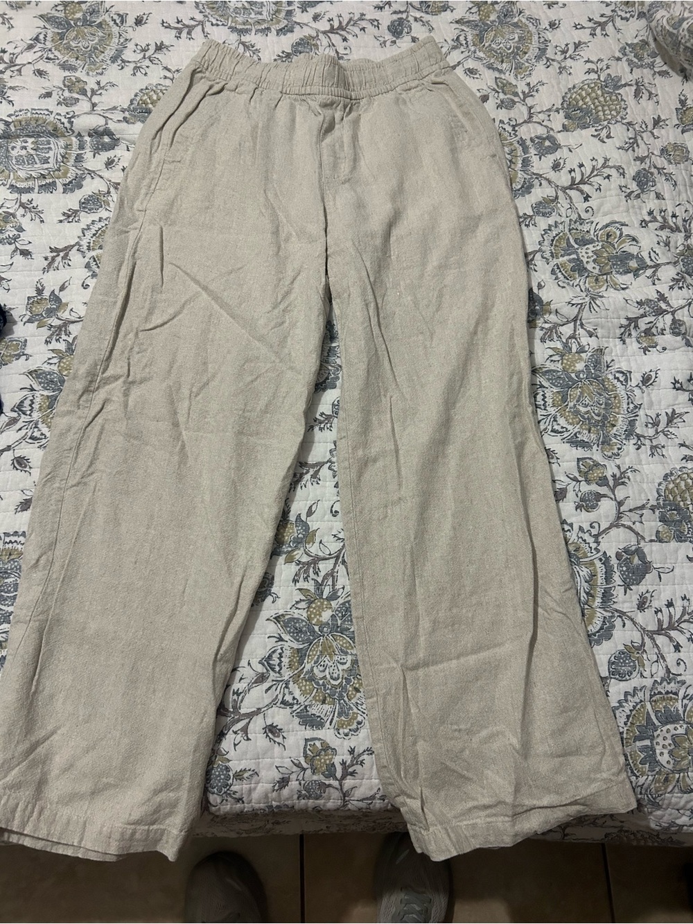 Old Navy Women’s Beige Elastic-Waist High-Rise Wide-Leg Chinos
